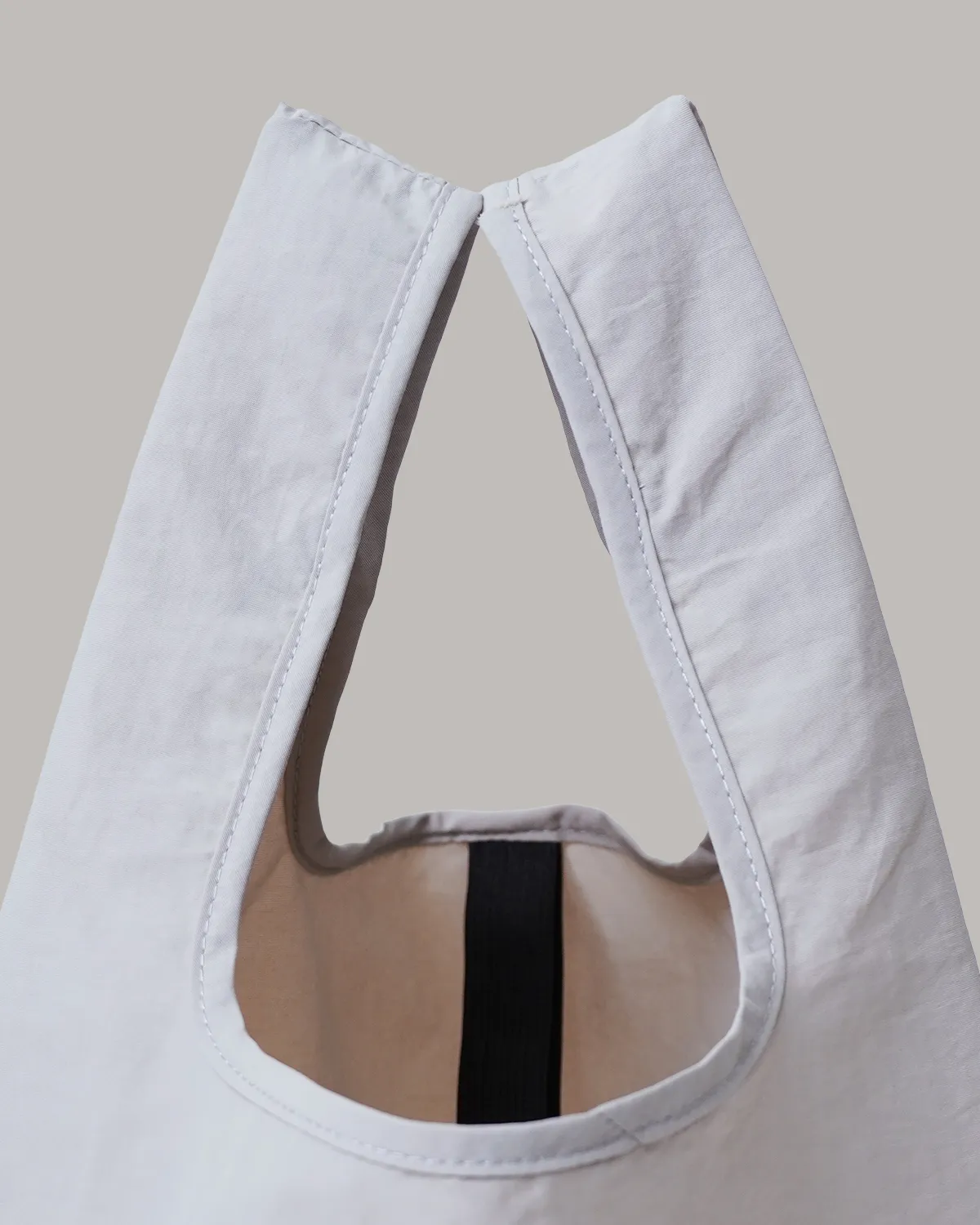 ナイロンレジ袋型バッグブラック、グレー_持ち手