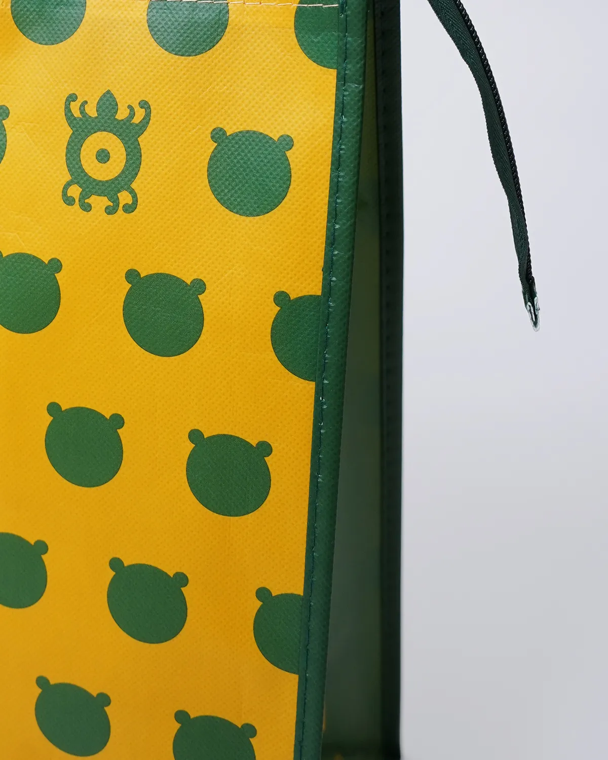 不織布+OPラミネート角底バッグ_バイアス