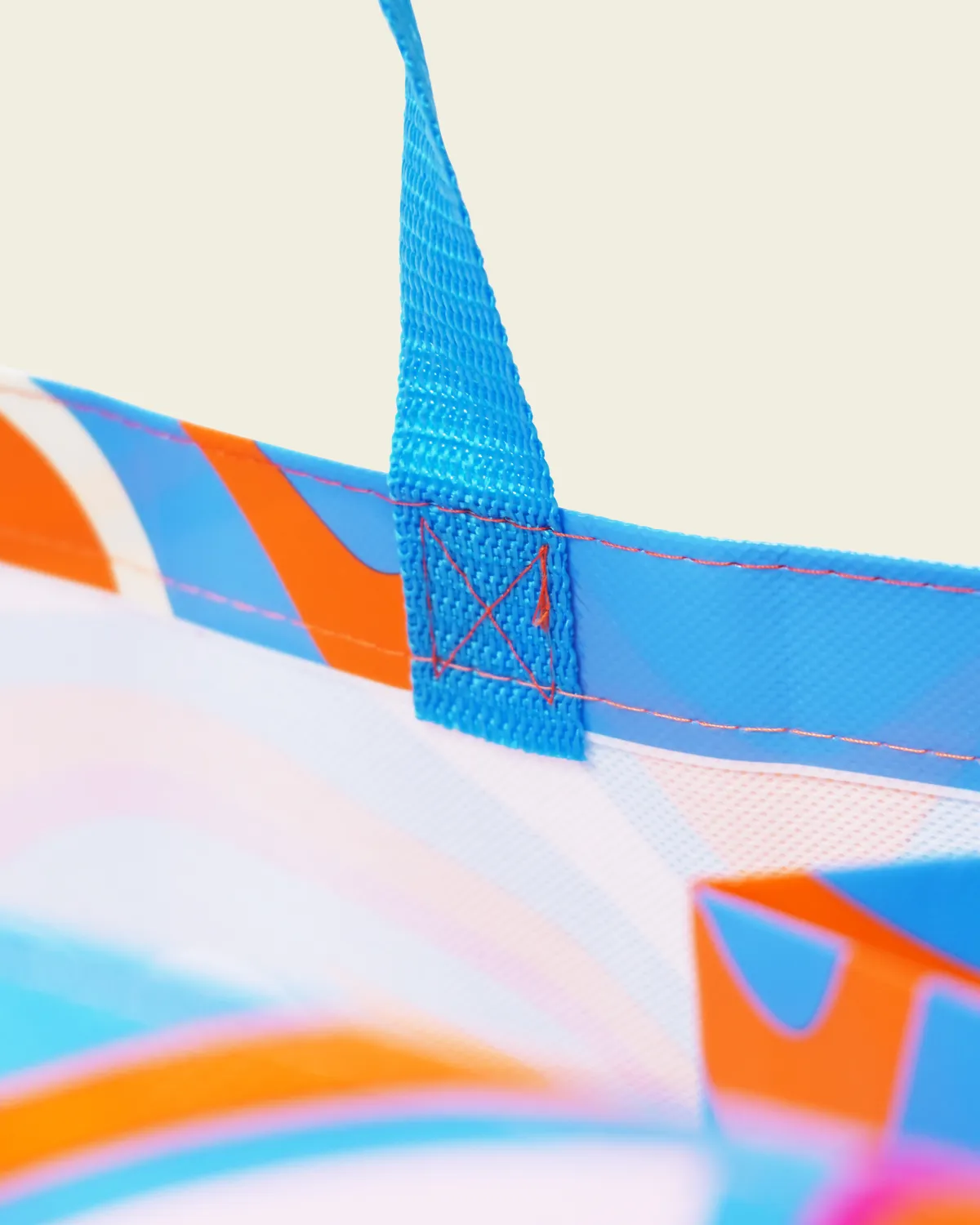 不織布＋PPラミネート角底バッグ_裏面クロスステッチ