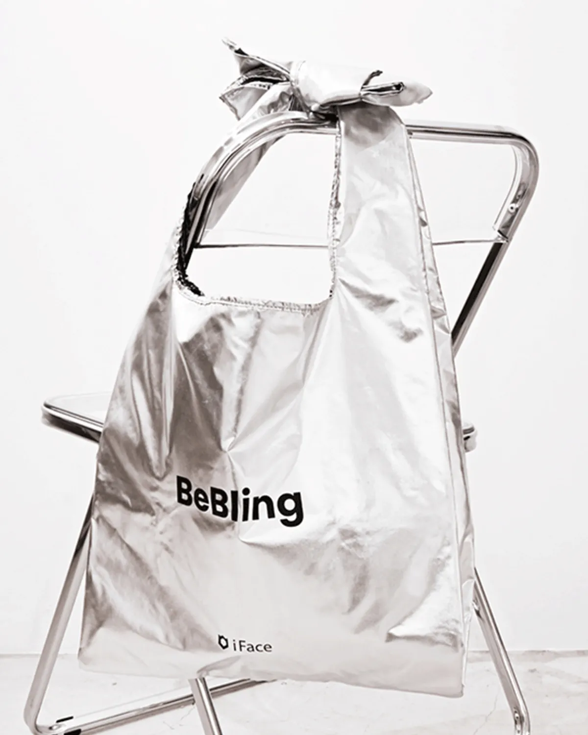 ナイロンメタリック レジ型リボンバッグ(ゴム付き)_椅子掛け