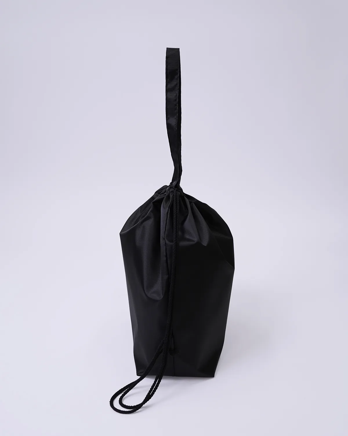 ポリエステル両ひもショルダー持ち手付き_側面・物入り