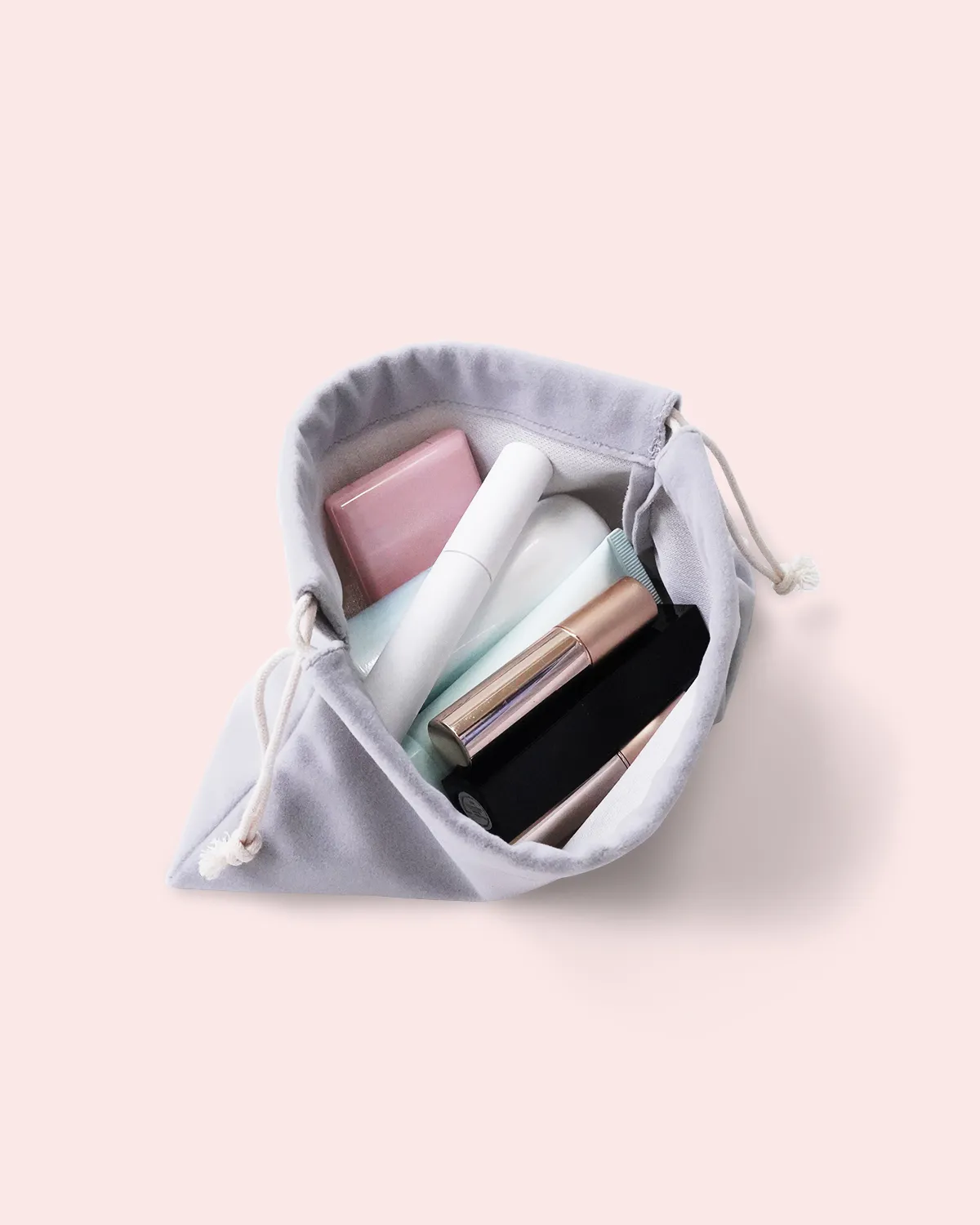 ベロアマチなし巾着袋_化粧品上から