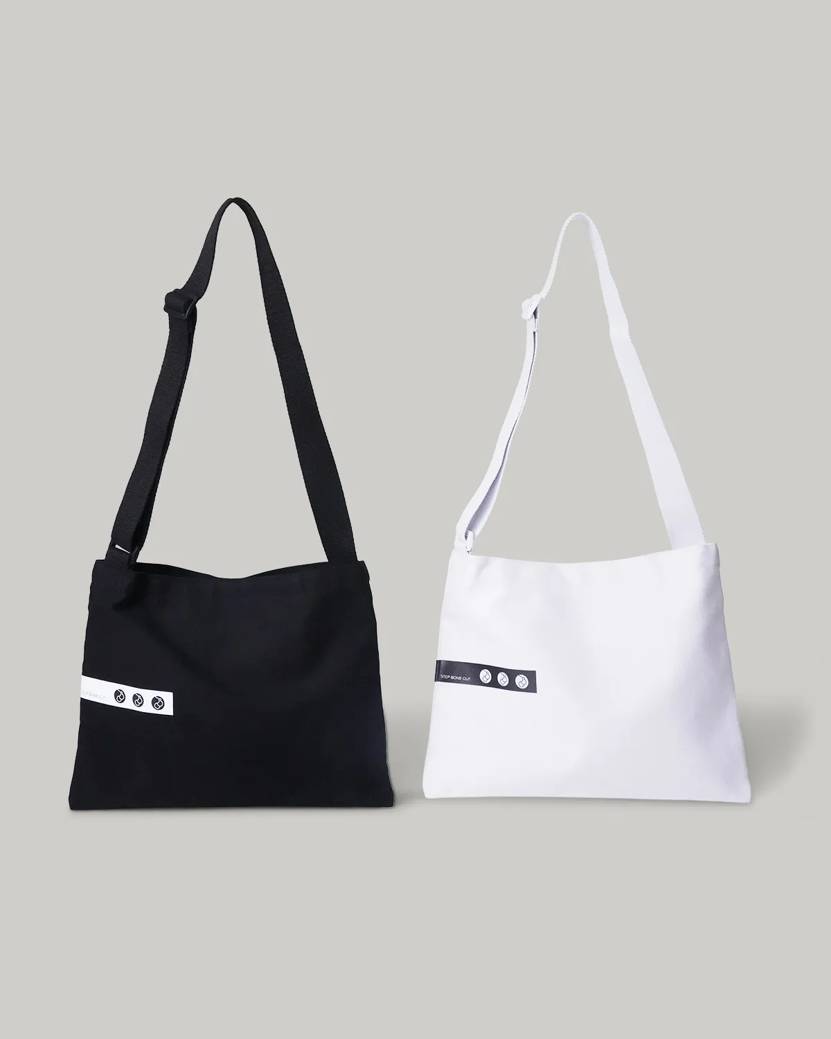 コットン16オンスマチなしサコッシュ_正面