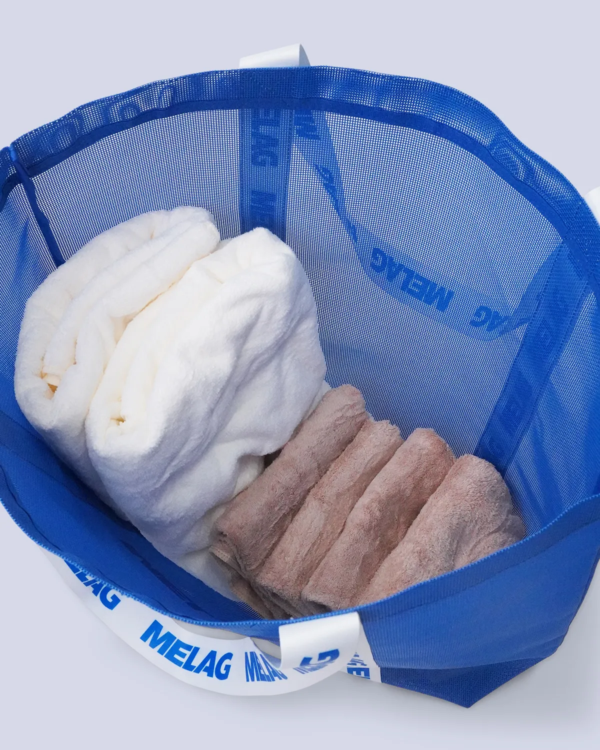 VCメッシュ船底バッグ_中にバスタオル