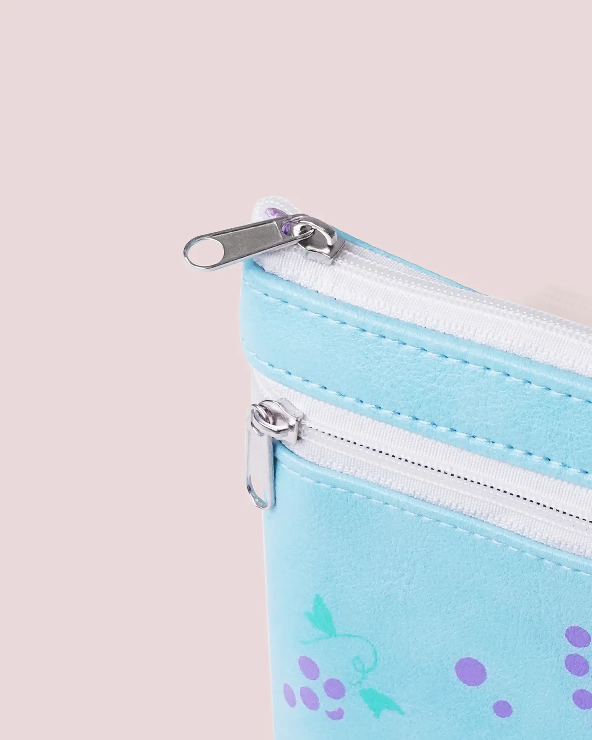 合皮ポケット付き船底ポーチ_ファスナー持ち手